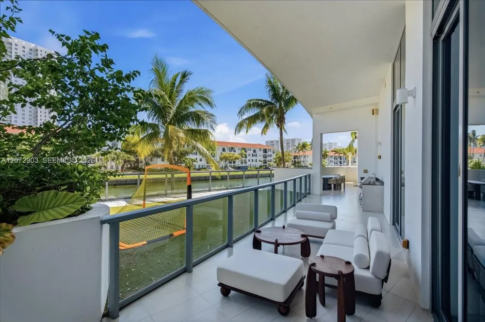 3250 NE 188th St #101 Aventura, FL 33180