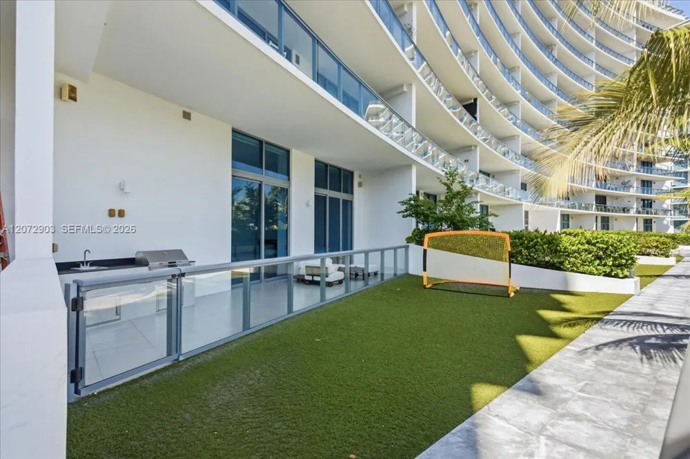 3250 NE 188th St #101 Aventura, FL 33180
