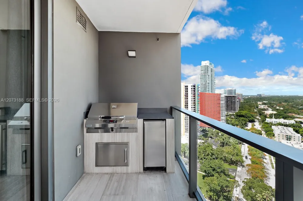 1451 Brickell Ave #2405 Miami, FL 33131