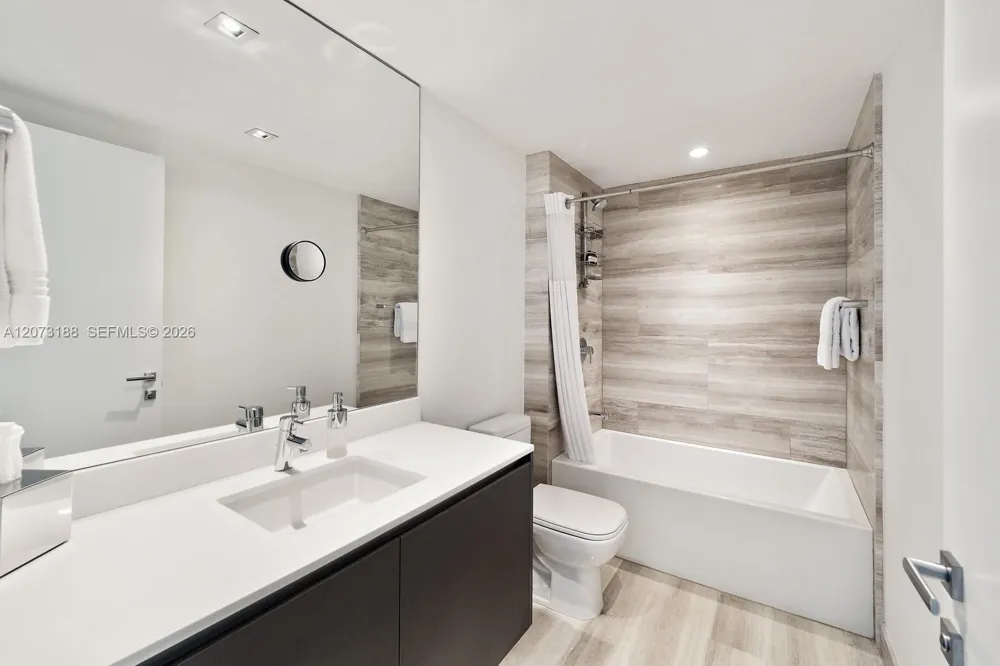 1451 Brickell Ave #2405 Miami, FL 33131