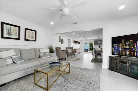 617 NW 30th Ct