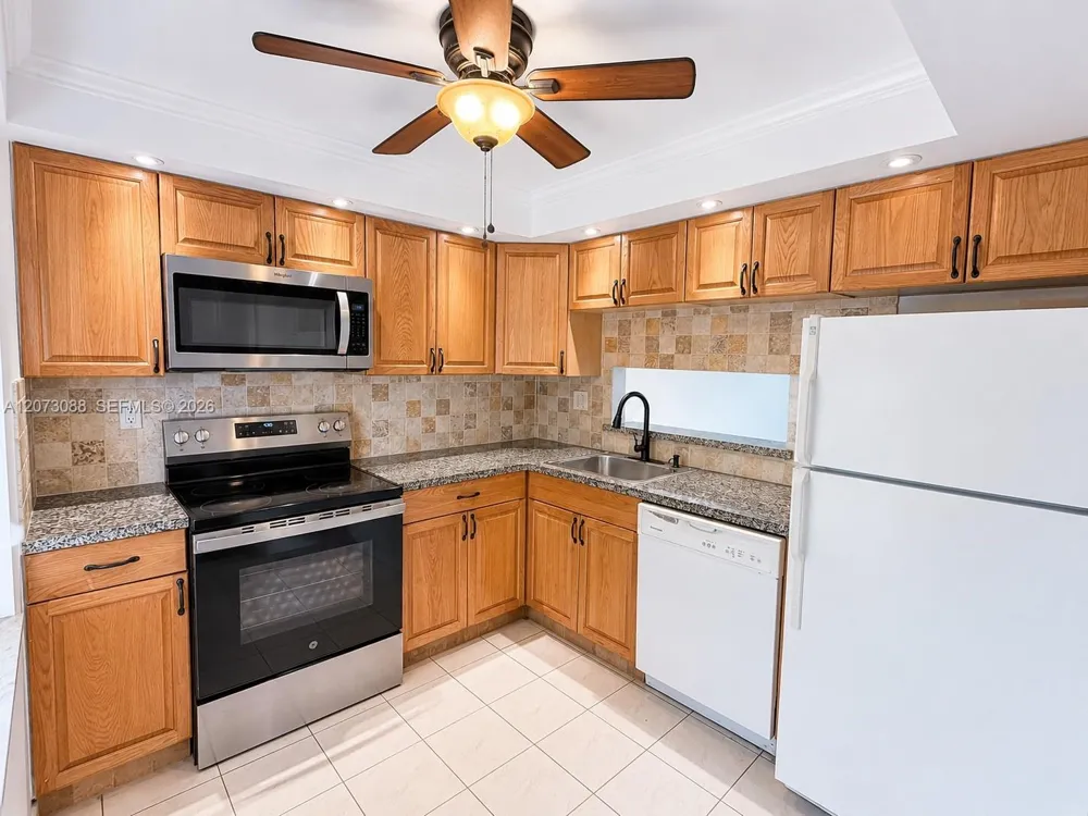 3141 NW 47th Ter #324 Lauderdale Lakes, FL 33319