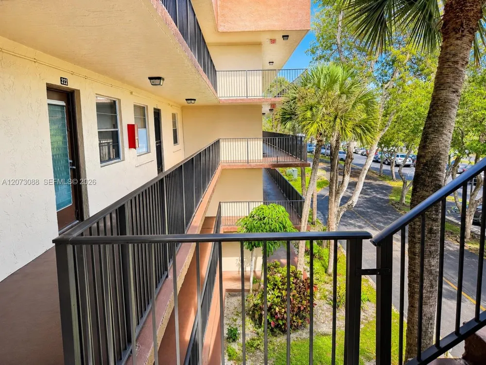 3141 NW 47th Ter #324 Lauderdale Lakes, FL 33319