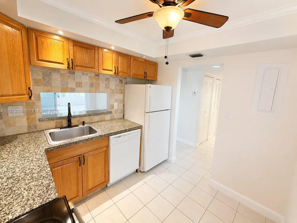 3141 NW 47th Ter #324 Lauderdale Lakes, FL 33319