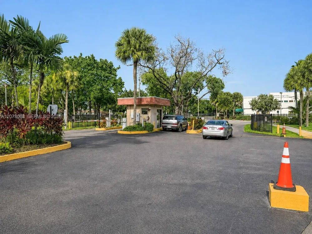 3141 NW 47th Ter #324 Lauderdale Lakes, FL 33319