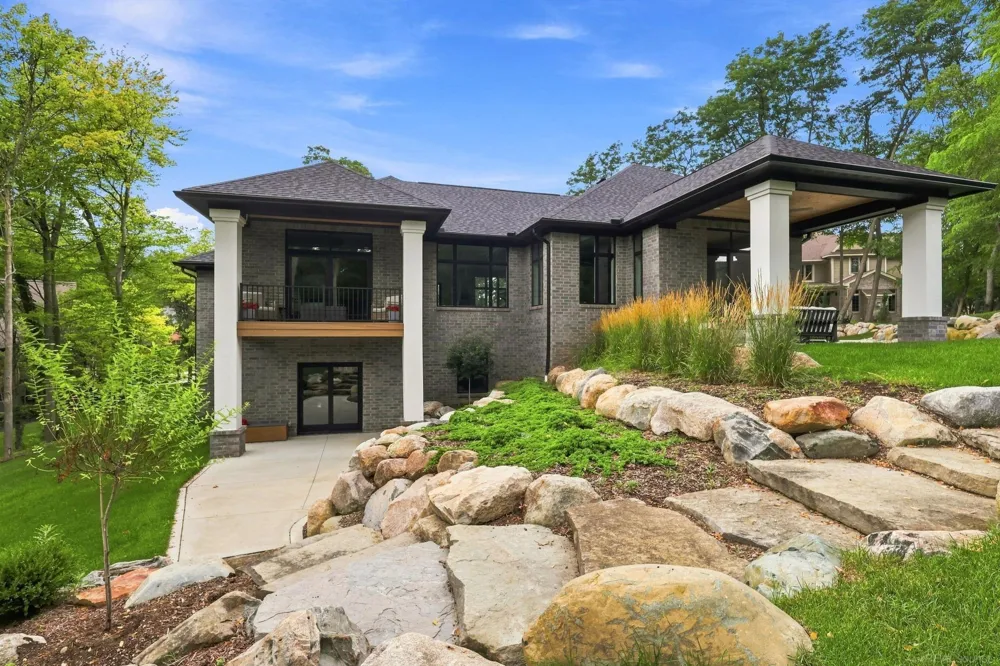521 Iroquois Court Oxford Charter Township, MI 48371