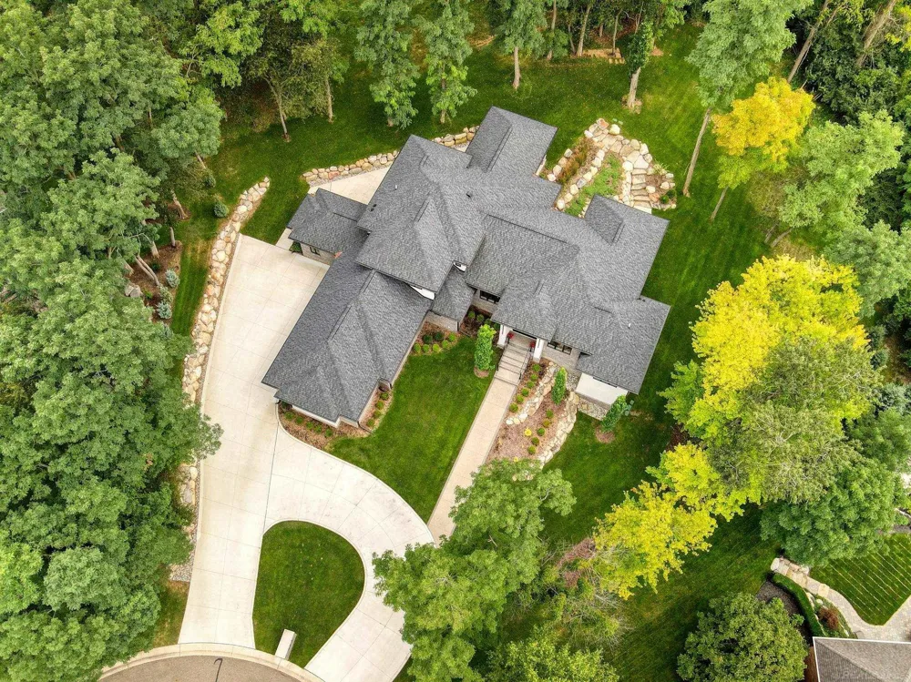 521 Iroquois Court Oxford Charter Township, MI 48371