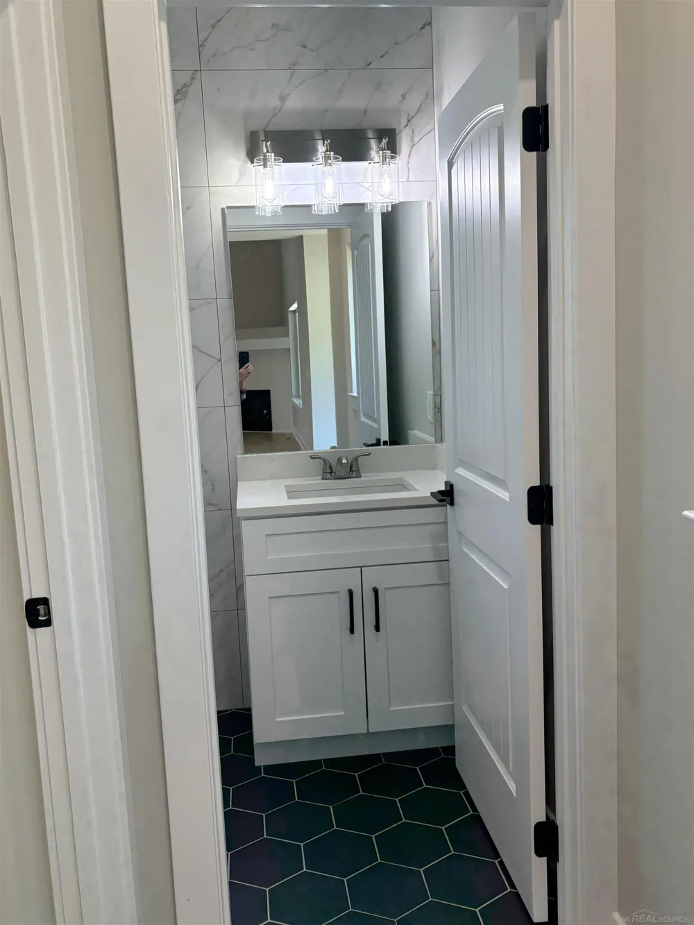 10505 Excalibur Drive Shelby Charter Township, MI 48315