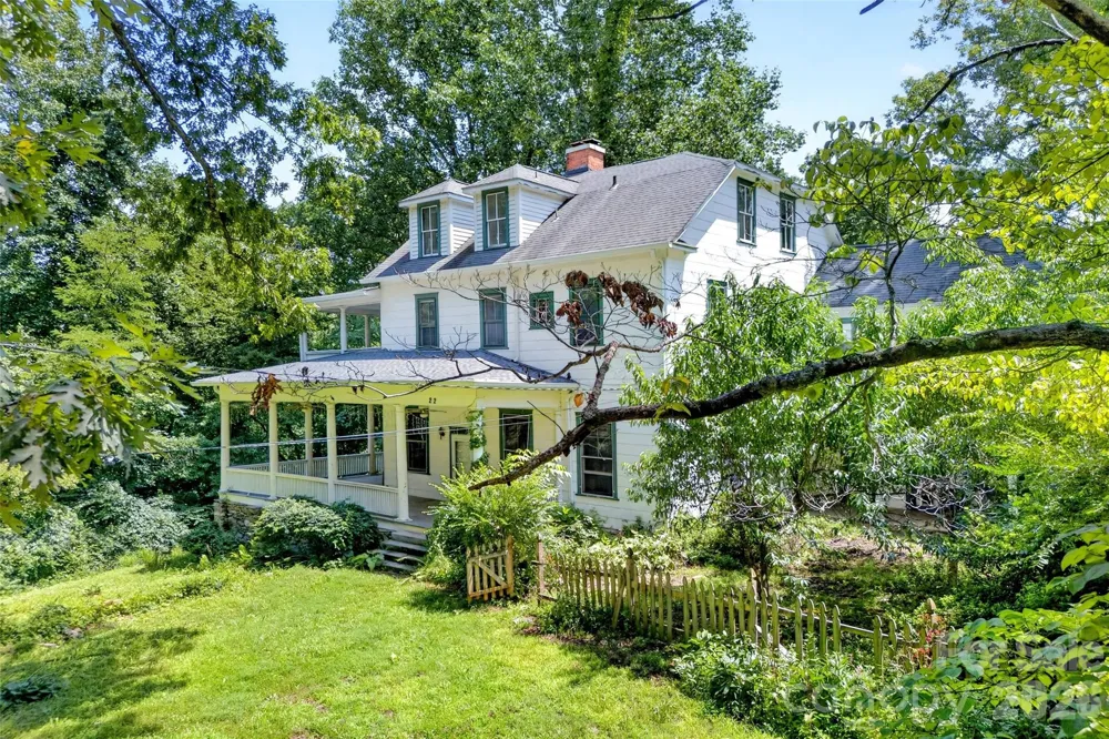 22 Woodbend Lane Black Mountain, NC 28711