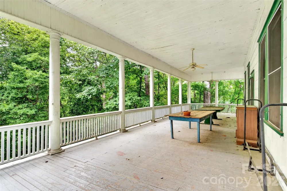 22 Woodbend Lane Black Mountain, NC 28711