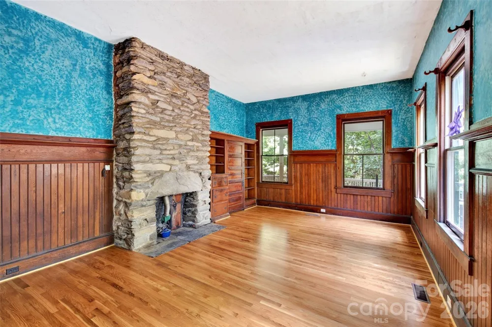 22 Woodbend Lane Black Mountain, NC 28711