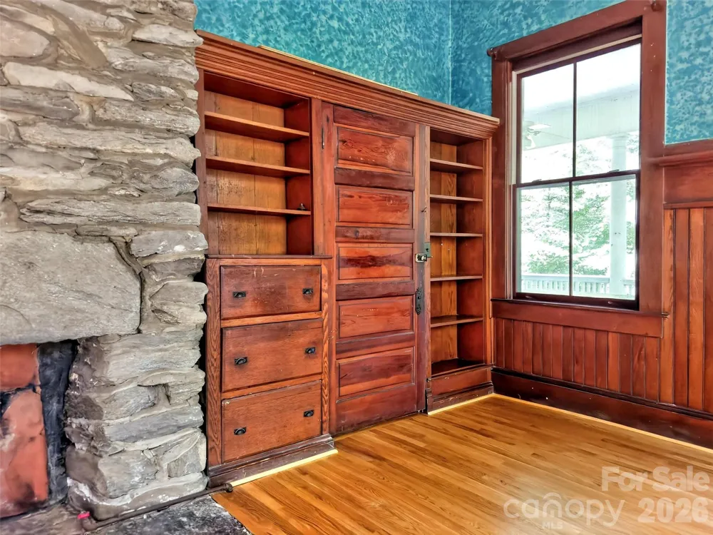 22 Woodbend Lane Black Mountain, NC 28711