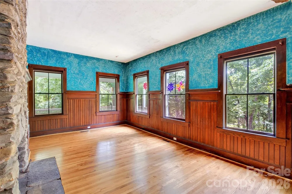 22 Woodbend Lane Black Mountain, NC 28711