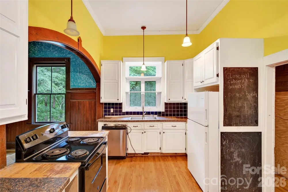 22 Woodbend Lane Black Mountain, NC 28711