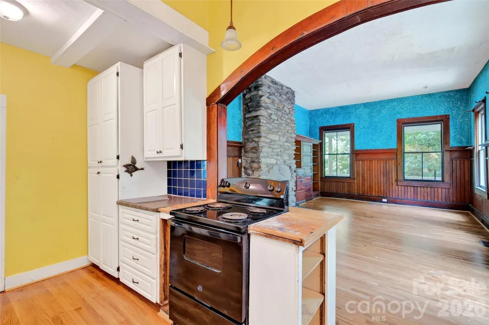 22 Woodbend Lane Black Mountain, NC 28711