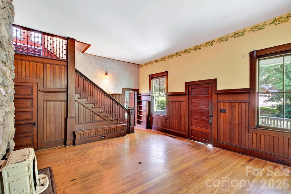 22 Woodbend Lane Black Mountain, NC 28711