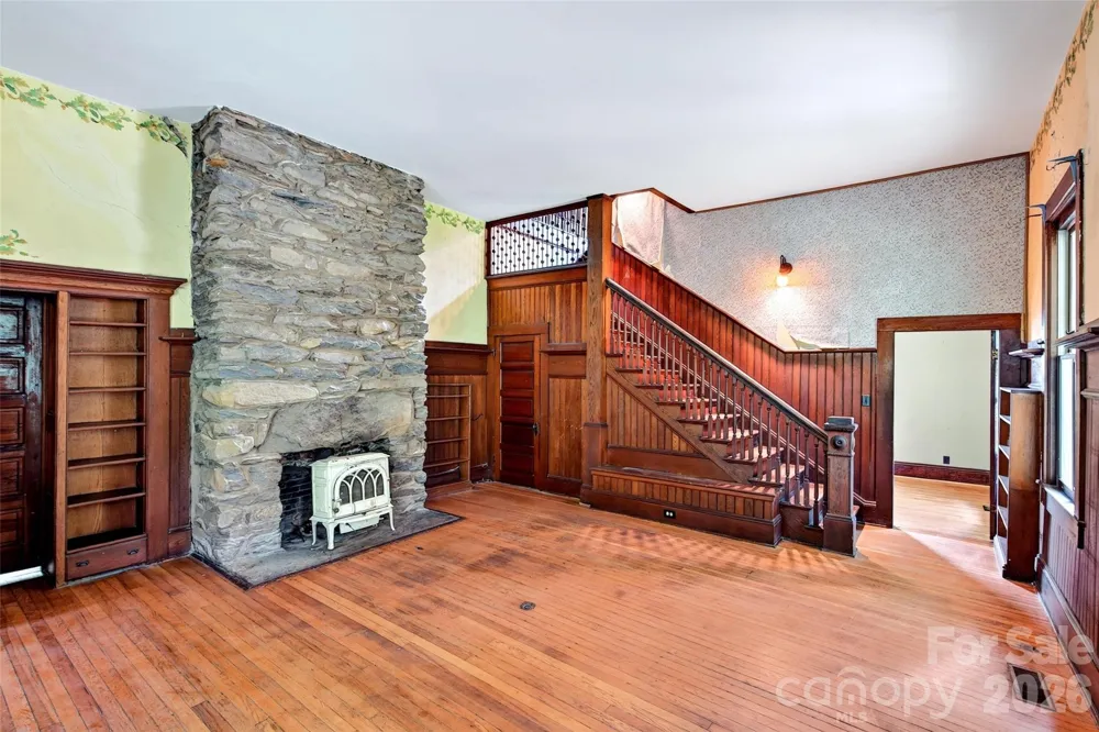 22 Woodbend Lane Black Mountain, NC 28711
