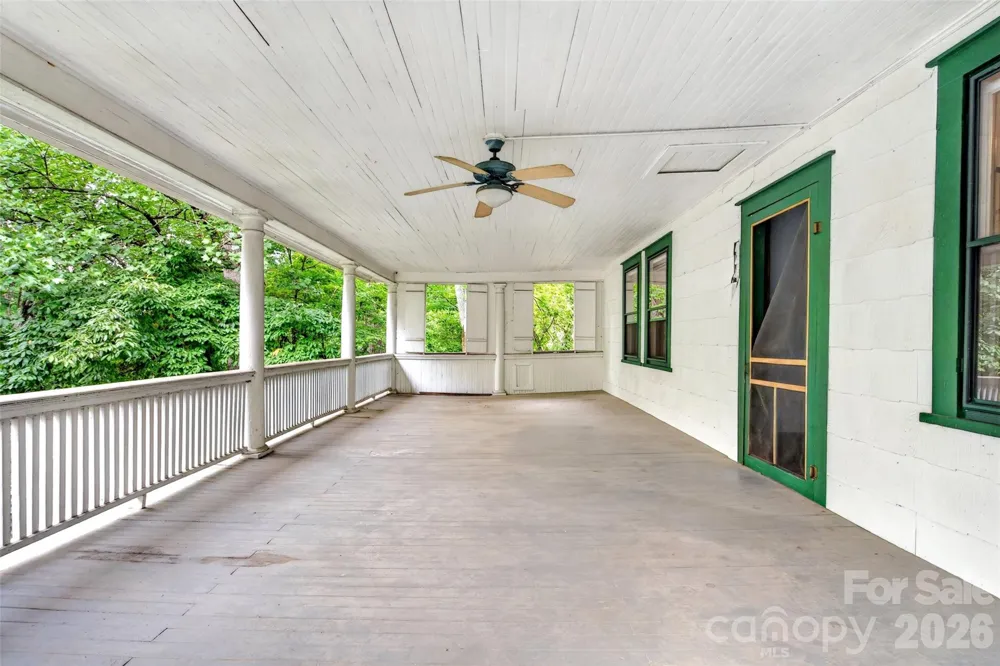 22 Woodbend Lane Black Mountain, NC 28711