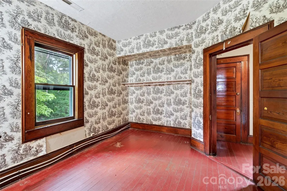 22 Woodbend Lane Black Mountain, NC 28711