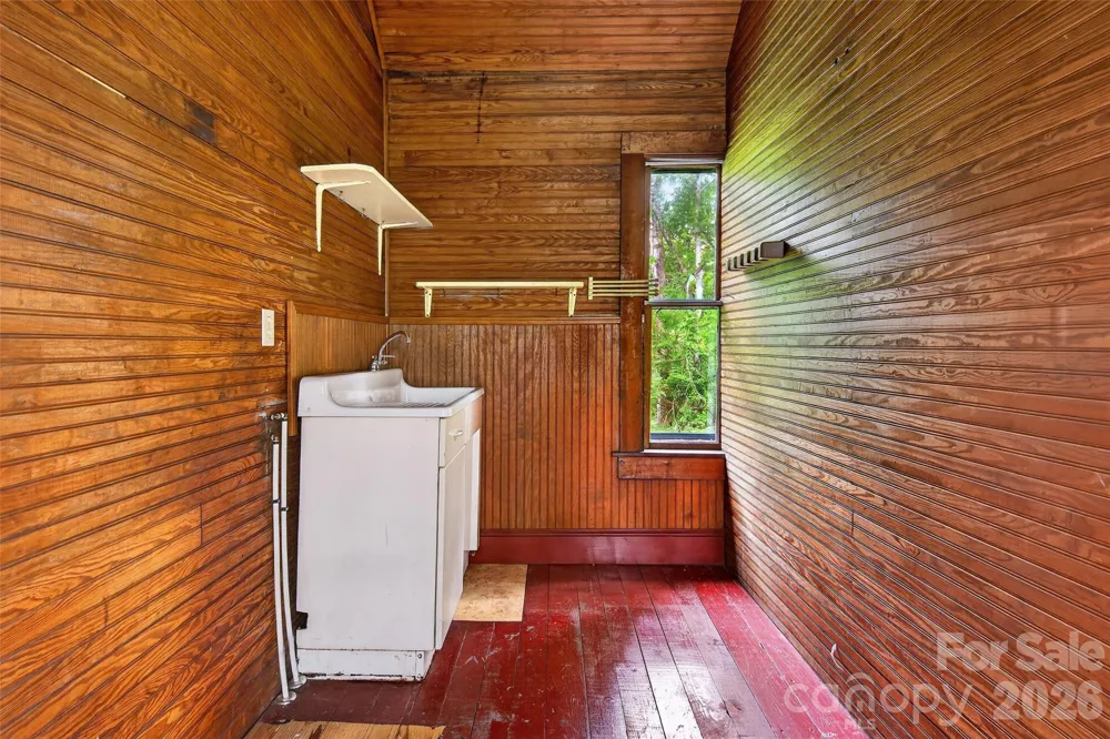 22 Woodbend Lane Black Mountain, NC 28711