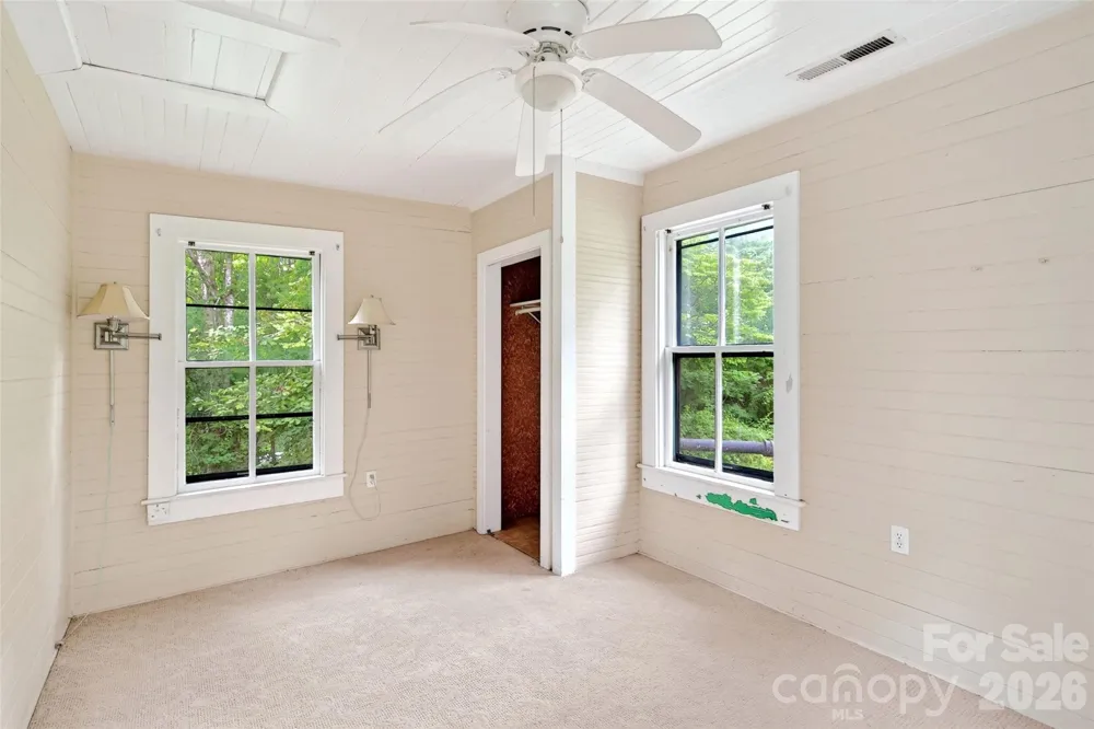 22 Woodbend Lane Black Mountain, NC 28711