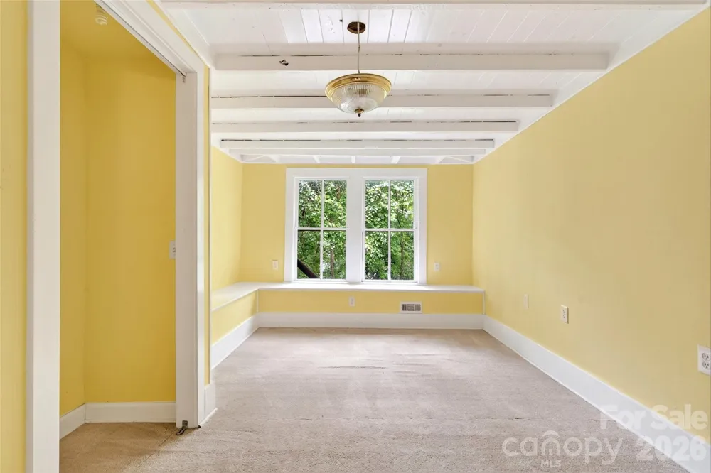 22 Woodbend Lane Black Mountain, NC 28711