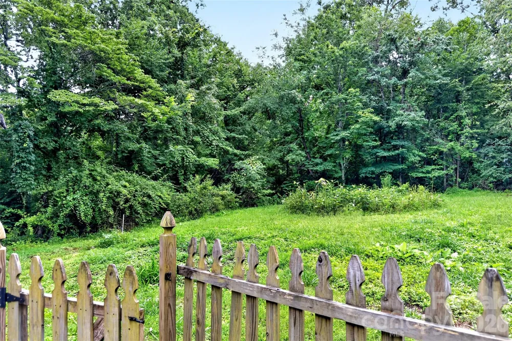 22 Woodbend Lane Black Mountain, NC 28711