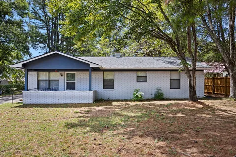 11 Fontaine Drive