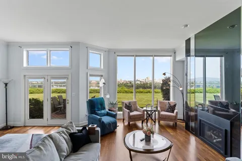 543 BRIDGEVIEW DRIVE