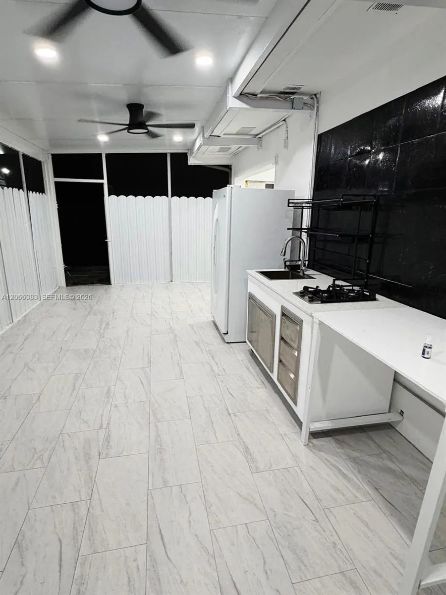716 SW 11th Ave #B Homestead, FL 33030