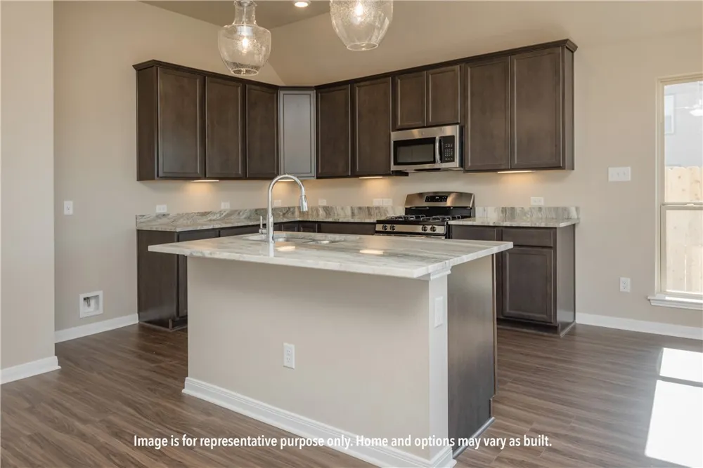 7808 Leadtree Drive Navasota, TX 77868