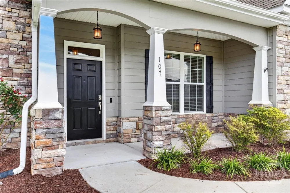 107 Cypress Loop Bloomingdale, GA 31302