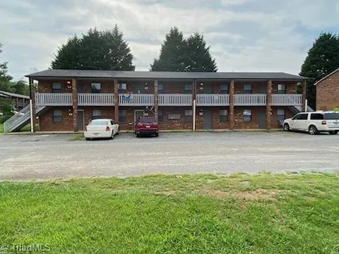 804 & 818 Meadow Ridge Court