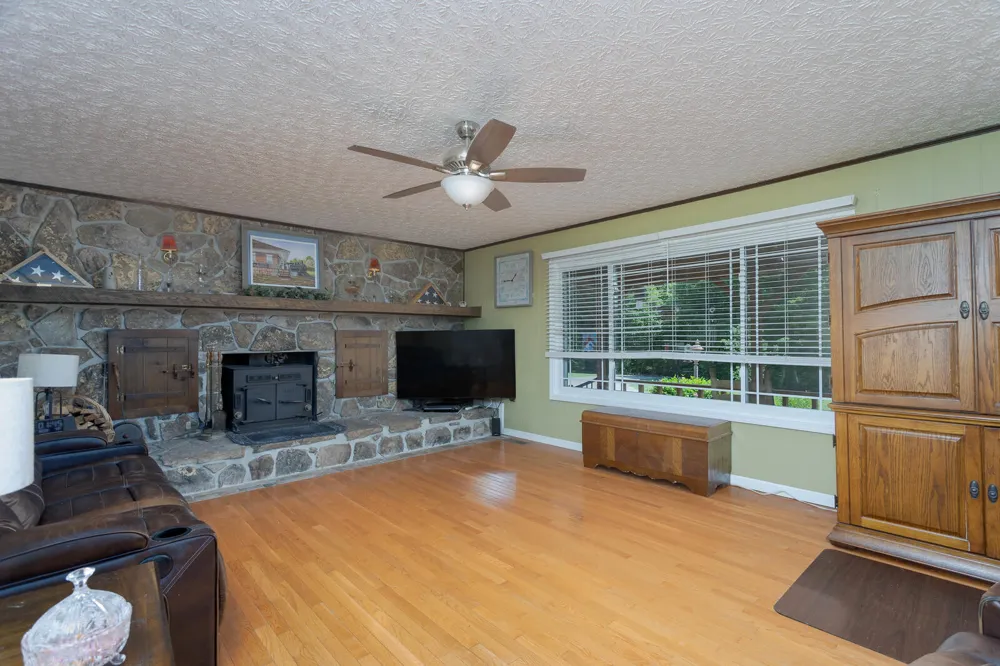 1798 County Road 700 Riceville, TN 37370
