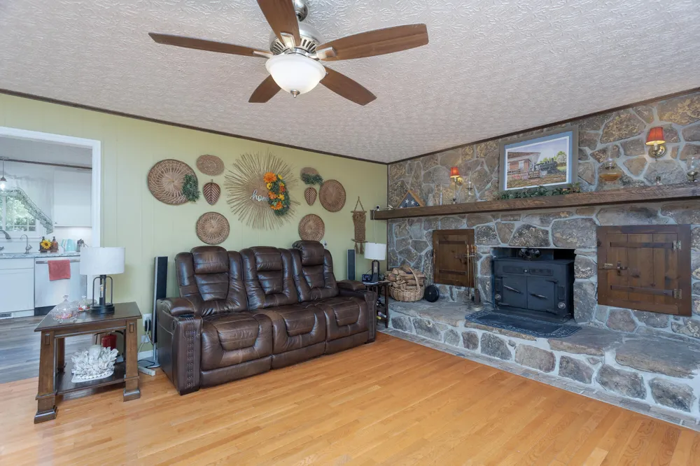 1798 County Road 700 Riceville, TN 37370