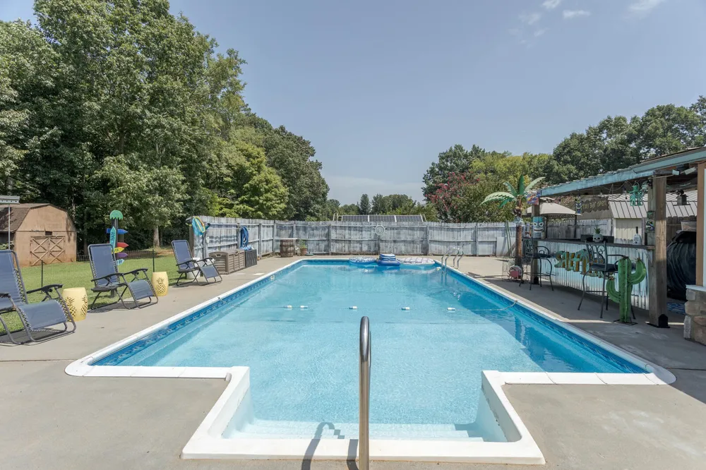 1798 County Road 700 Riceville, TN 37370