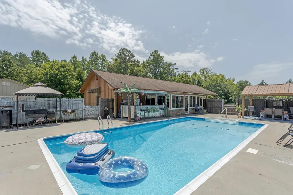 1798 County Road 700 Riceville, TN 37370