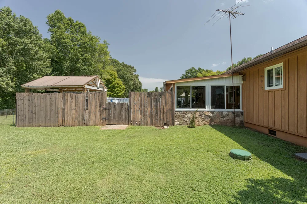 1798 County Road 700 Riceville, TN 37370