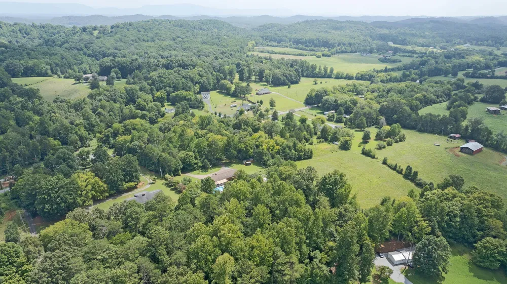 1798 County Road 700 Riceville, TN 37370