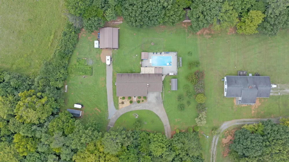 1798 County Road 700 Riceville, TN 37370