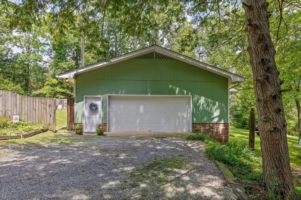 2558 Boston Branch Circle Signal Mountain, TN 37377