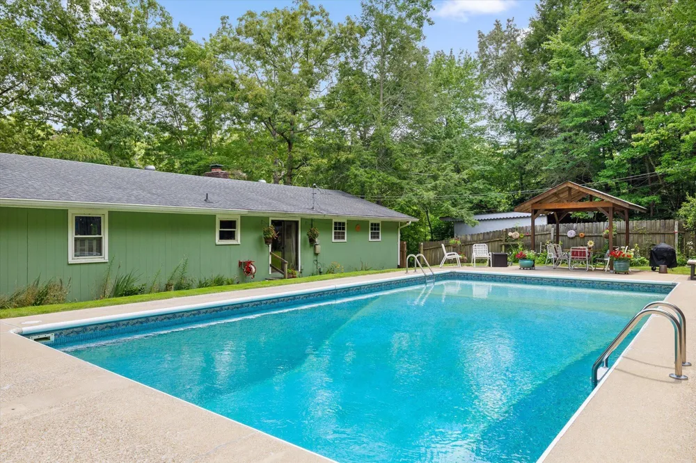 2558 Boston Branch Circle Signal Mountain, TN 37377