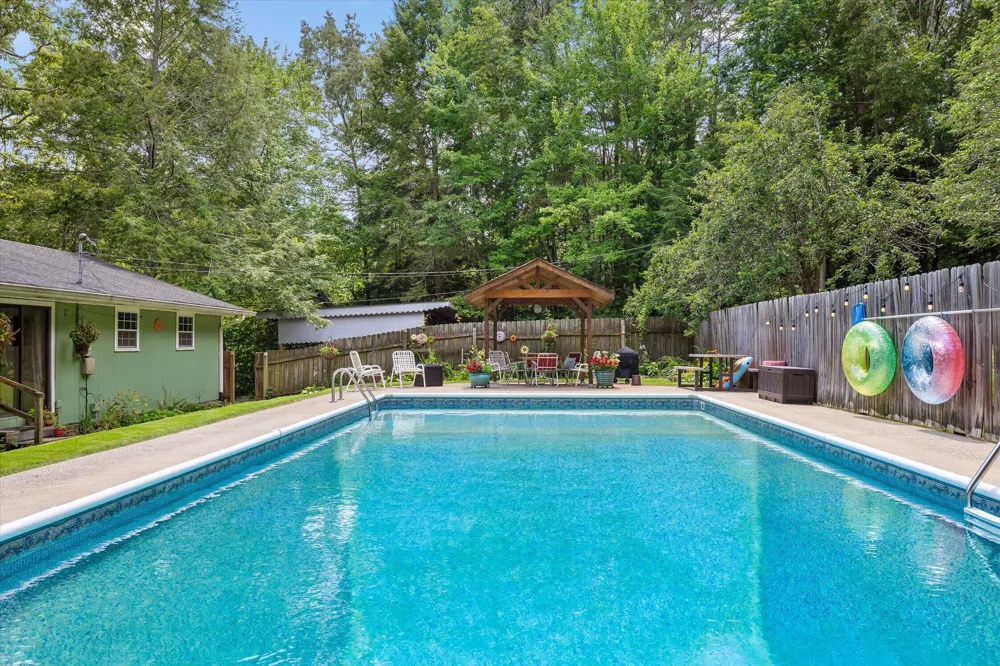 2558 Boston Branch Circle Signal Mountain, TN 37377