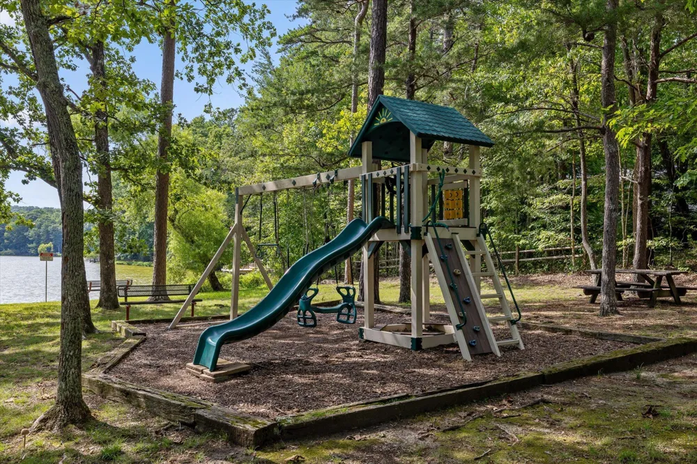 2558 Boston Branch Circle Signal Mountain, TN 37377