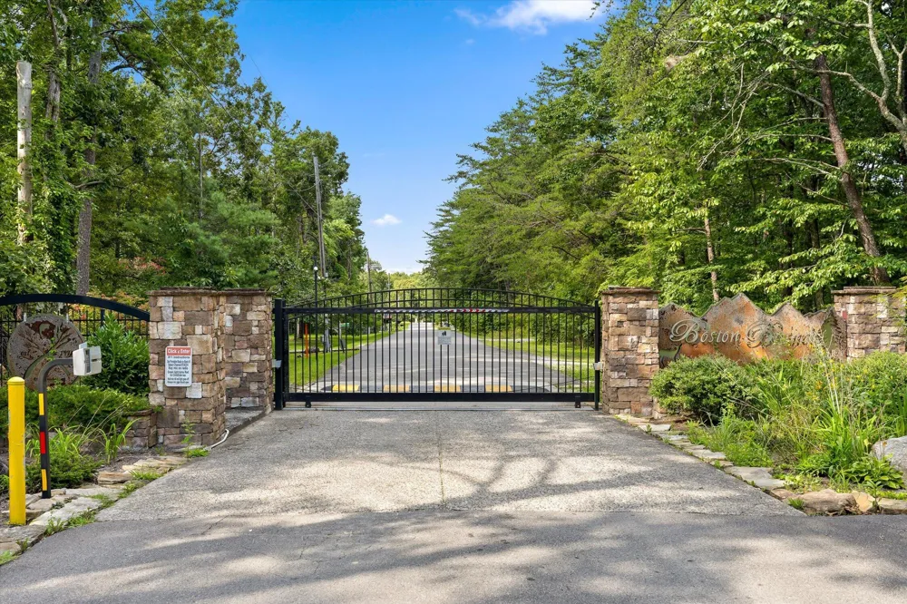 2558 Boston Branch Circle Signal Mountain, TN 37377