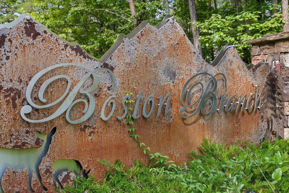 2558 Boston Branch Circle Signal Mountain, TN 37377