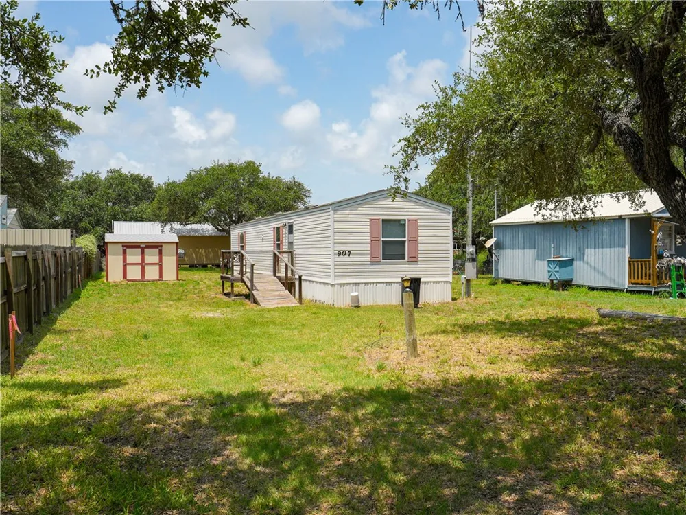 907 10th Street Fulton, TX 78358