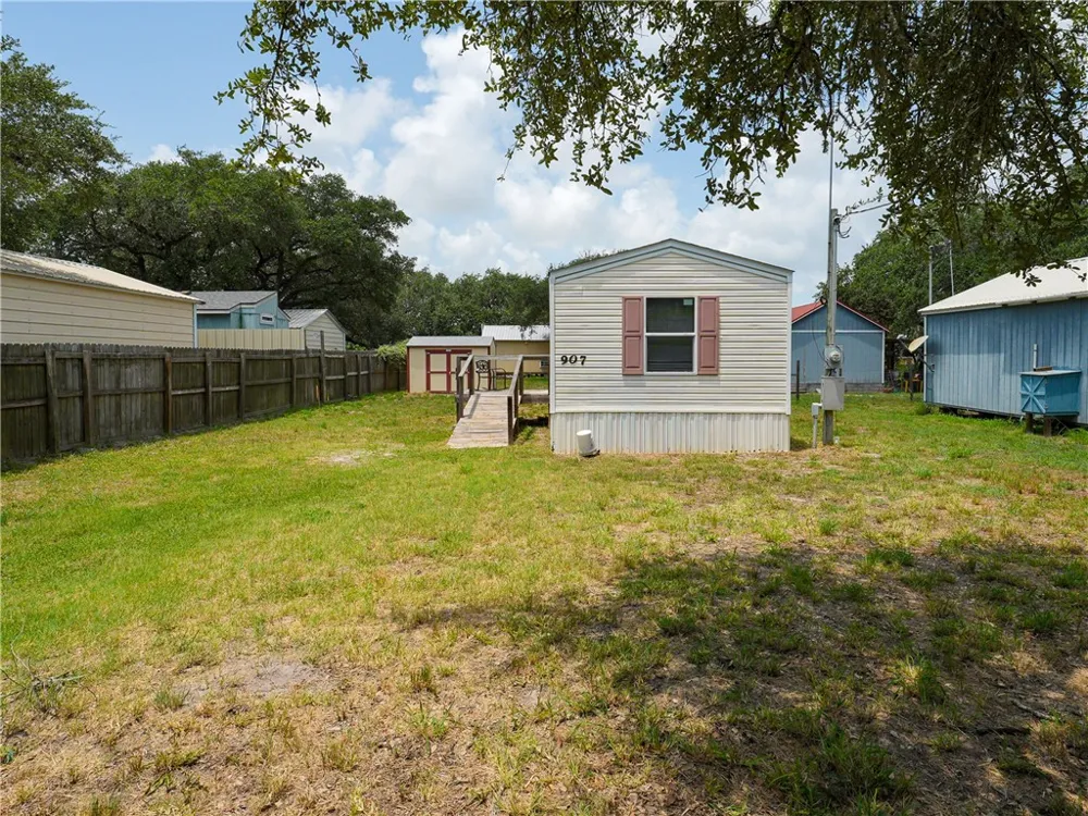907 10th Street Fulton, TX 78358