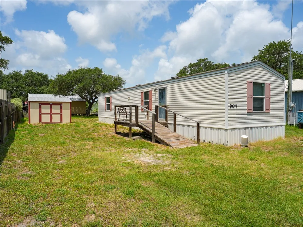 907 10th Street Fulton, TX 78358