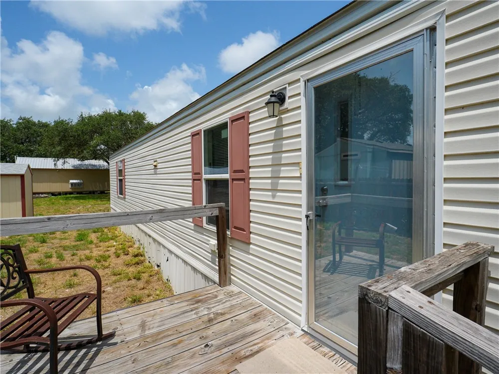 907 10th Street Fulton, TX 78358